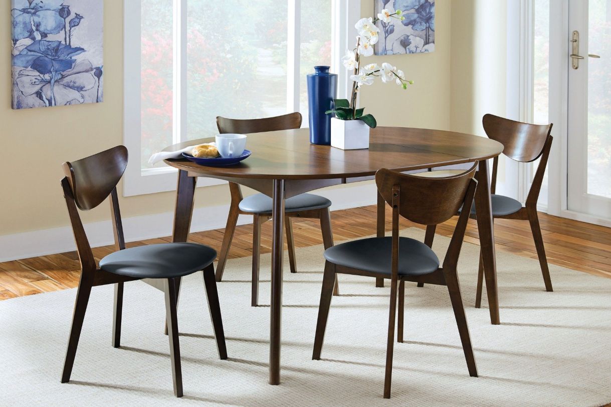 Coaster Jedda Oval Dining Table & 4 Upholstered Dining Chairs