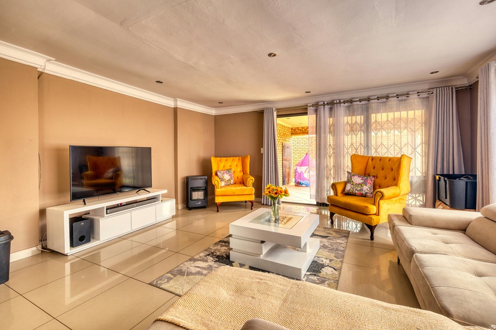 Smart Furniture: The Latest Tech in Modern Home Design 